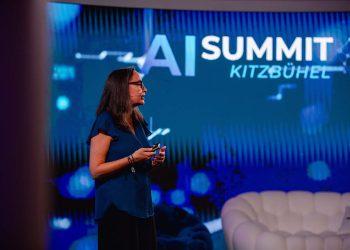 AI-Summit_26.06.25-Mainstage_4-90